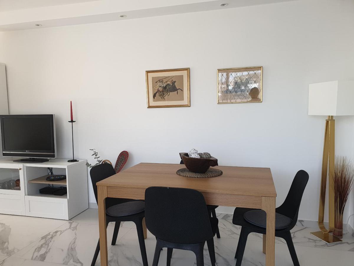 Le Piree T2 Palm Beach Place De L Etang *