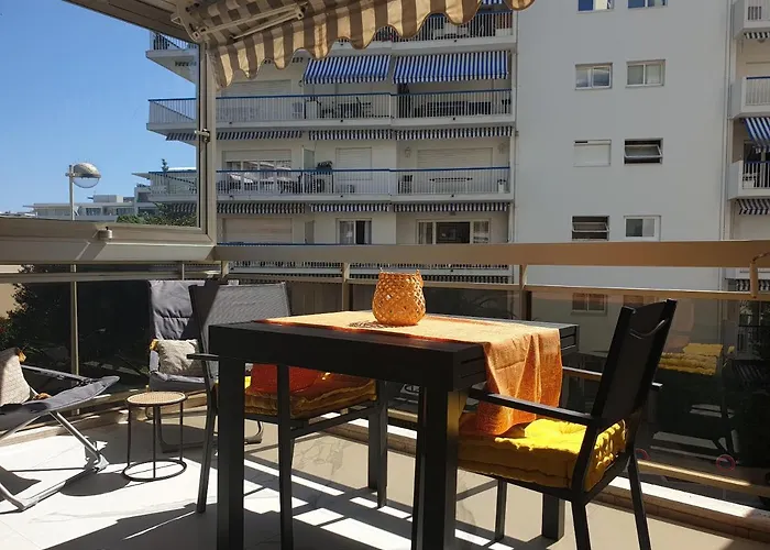 Le Piree T2 Palm Beach Place De L Etang