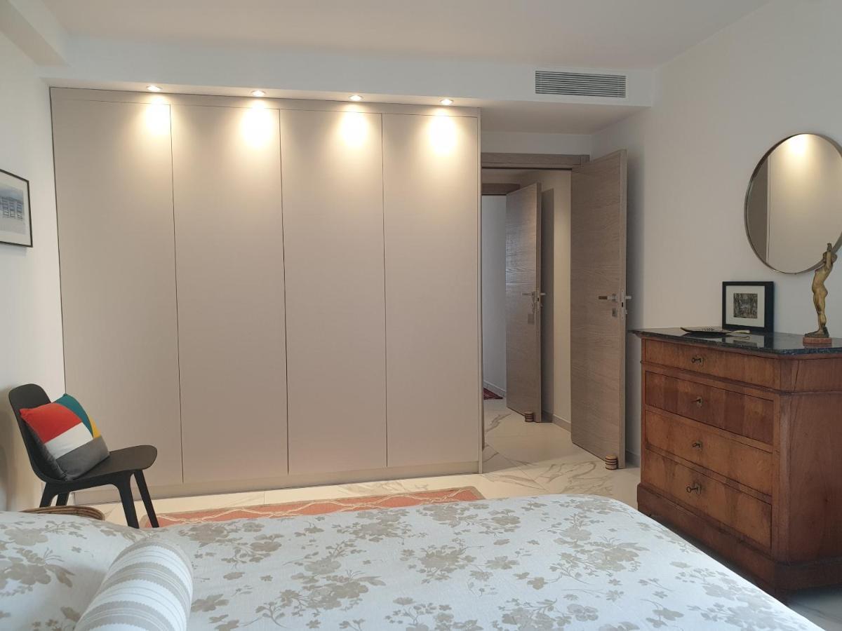 Le Piree T2 Palm Beach Place De L Etang Cannes